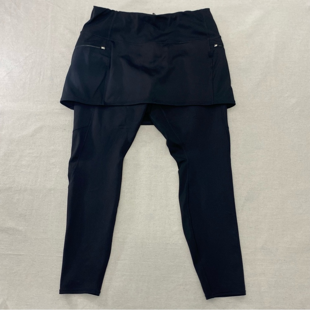 Athleta Elation 2 in 1 Capri Tights Skirt Stretch Black Yoga Barre Pilates Sz LP